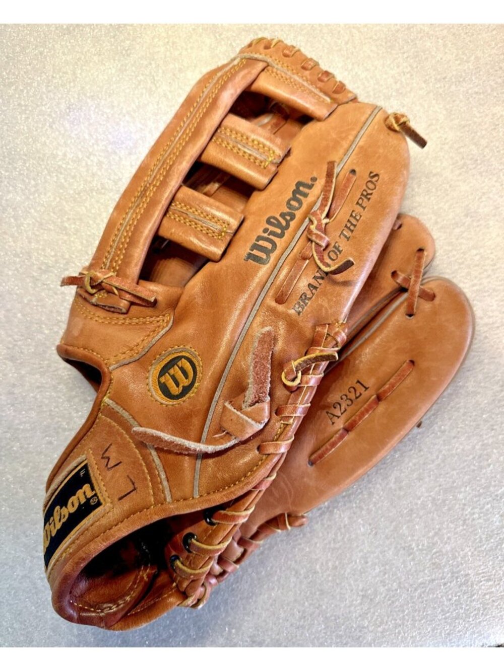 Wilson A2321 Leather Baseball Glove Right Hand Throw RTH Softball Power Snap 13"